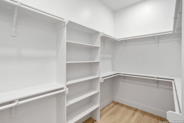Interior, Walk-in Closets, Wood Texture Flooring