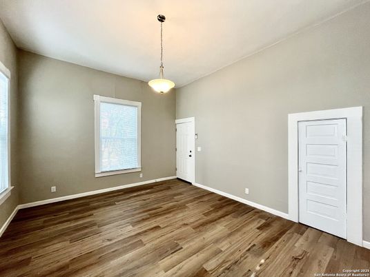 Empty room, Interior, Pendant Lights, Wood Texture Flooring