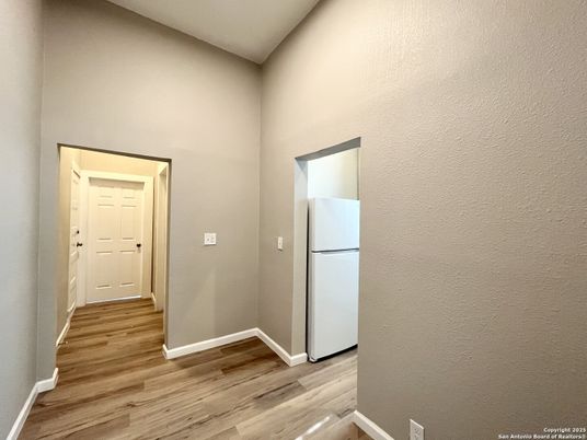 Interior, Utility Closets, Washer, Wood Texture Flooring