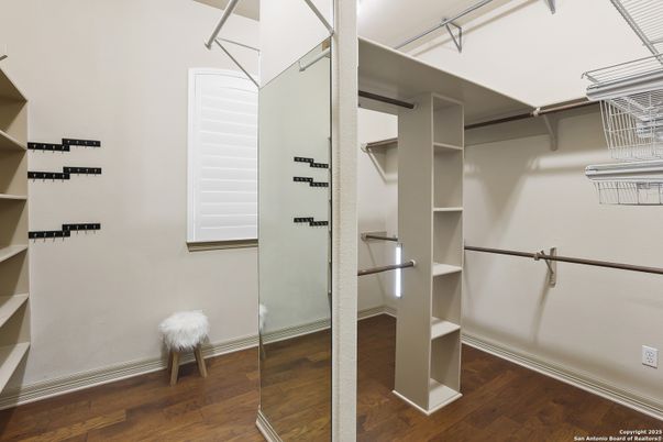 Interior, Walk-in Closets, Wood Texture Flooring