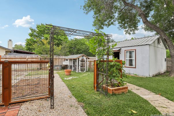Backyard, Exterior