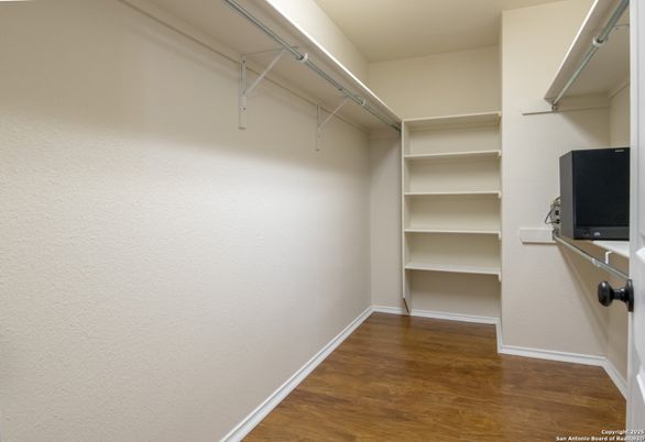 Interior, Walk-in Closets, Wood Texture Flooring