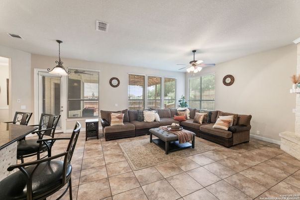 Dining room, Interior, Living room, Pendant Lights