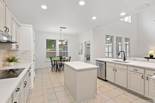 Dining room, Interior, Kitchen, Pendant Lights, Recessed Lighting, Stainless Steel Appliances