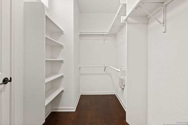 Interior, Walk-in Closets, Wood Texture Flooring