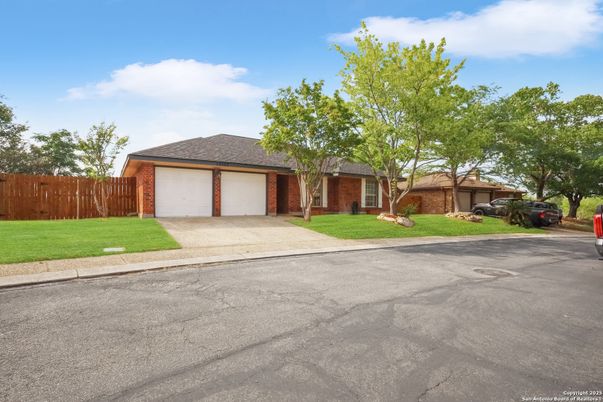 Attached, Exterior, Facade, Brick Facade, Ranch
