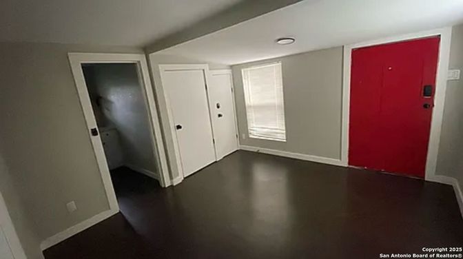 Elevator, Empty room, Interior
