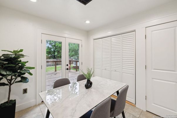 Dining room, Interior, Recessed Lighting