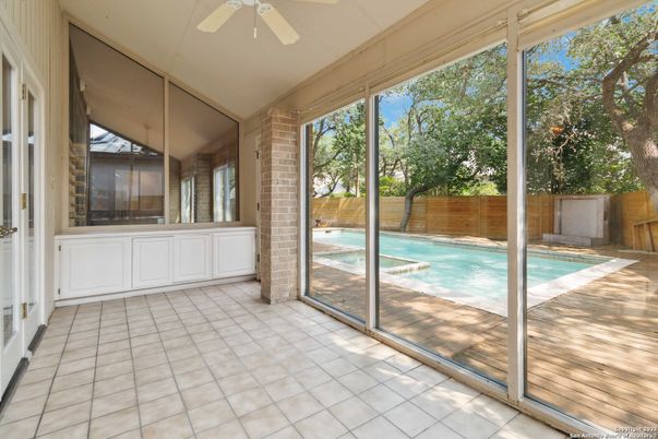 Interior, Pool, Sun Room