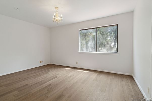 Chandelier, Empty room, Interior, Wood Texture Flooring