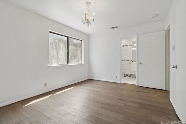 Chandelier, Empty room, Interior, Wood Texture Flooring