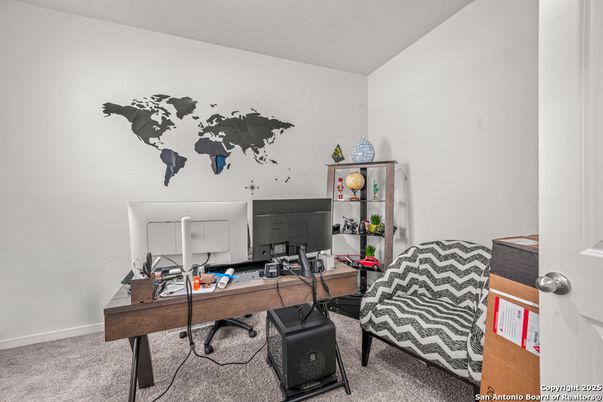 Home Office, Interior