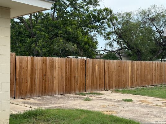 Backyard, Exterior