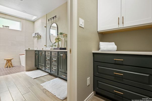 Bathroom, Dual Sink Vanities, Interior, Wood Texture Flooring