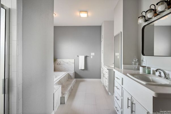 Bathroom, Dual Sink Vanities, Interior
