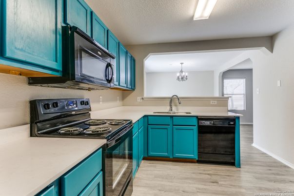 Chandelier, Interior, Kitchen, Wood Texture Flooring