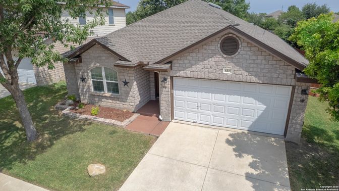 Attached, Exterior, Facade, Brick Traditional