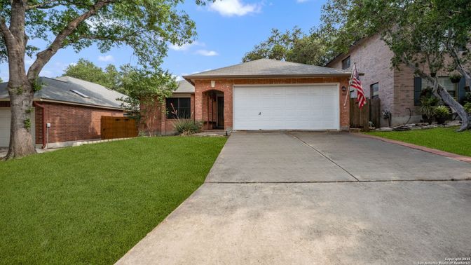 Attached, Exterior, Facade, Brick Facade, Ranch