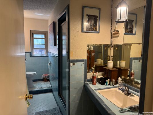 Bathroom, Interior, Tile Countertops