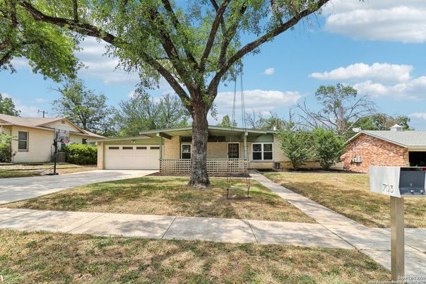 Attached, Backyard, Exterior, Facade, Brick Facade, Ranch