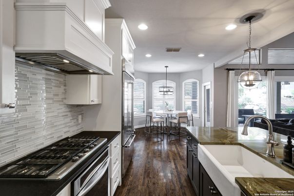 Chandelier, Dining room, Interior, Kitchen, Pendant Lights, Recessed Lighting, Wood Texture Flooring