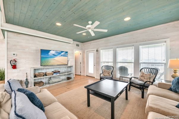 Game Room, Interior, Living room, Recessed Lighting, Wood Texture Flooring