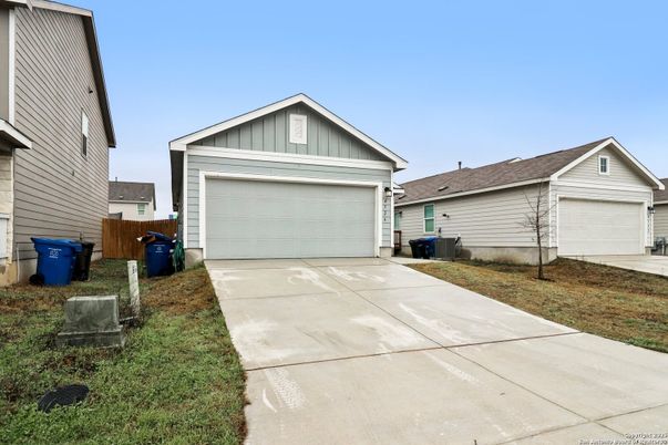 Detached Garage, Exterior