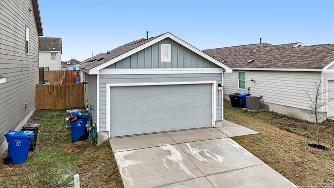Detached Garage, Exterior