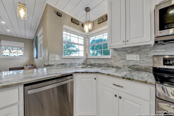Interior, Kitchen, Pendant Lights, Recessed Lighting, Stainless Steel Appliances