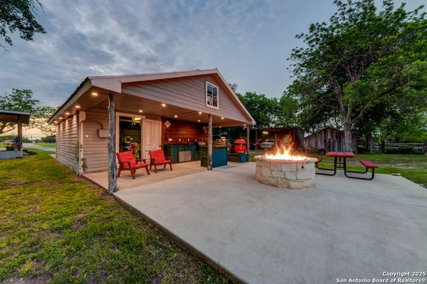 Backyard, Exterior