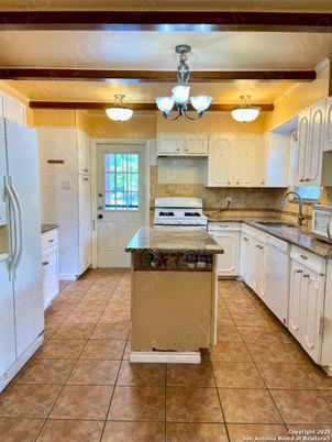 Chandelier, Interior, Kitchen