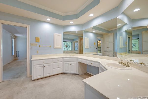Bathroom, Dual Sink Vanities, Interior, Recessed Lighting