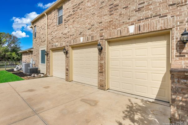Detached Garage, Exterior