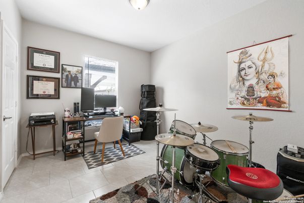 Home Office, Interior