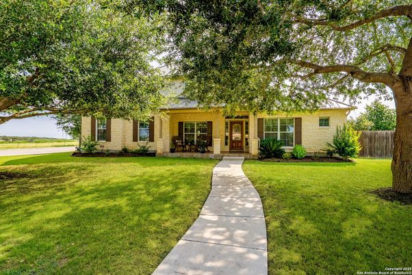 Backyard, Exterior, Facade, Ranch