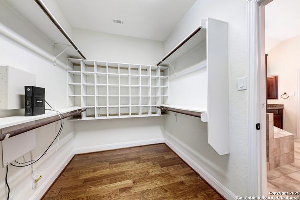 Interior, Walk-in Closets, Wood Texture Flooring