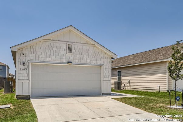Detached Garage, Exterior