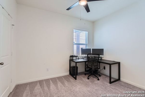 Home Office, Interior