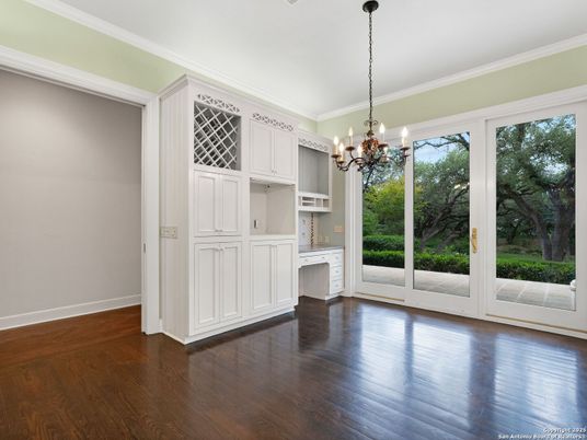 Chandelier, Empty room, Interior, Wood Texture Flooring