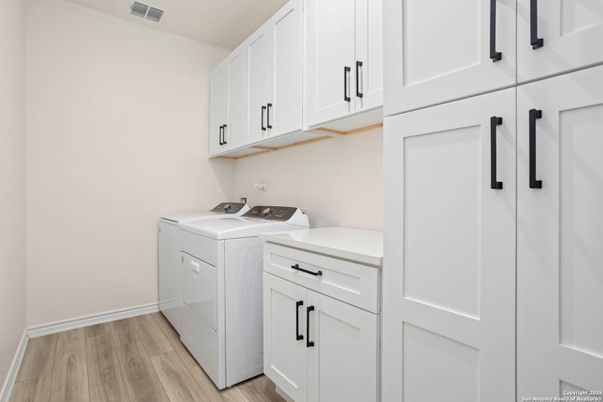 Interior, Washer, Wood Texture Flooring