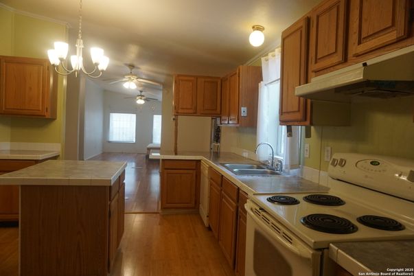 Interior, Kitchen, Pendant Lights, Wood Texture Flooring