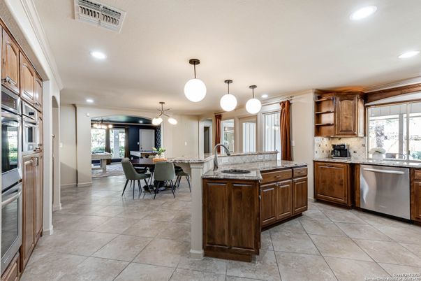 Dining room, Interior, Kitchen, Pendant Lights, Recessed Lighting, Stainless Steel Appliances