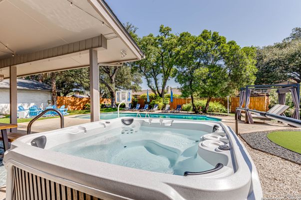 Exterior, Hot Tub