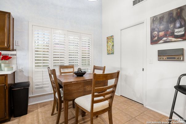 Dining room, Interior