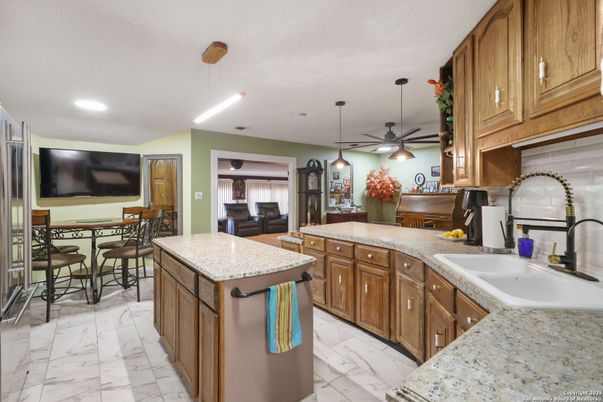 Dining room, Interior, Kitchen, Marble, Pendant Lights, Recessed Lighting