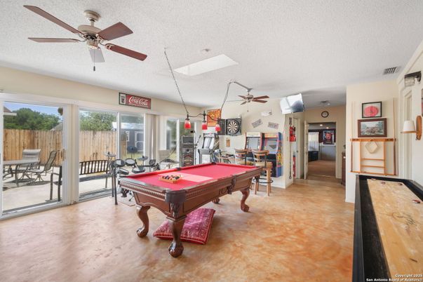 Billiard Table, Game Room, Interior