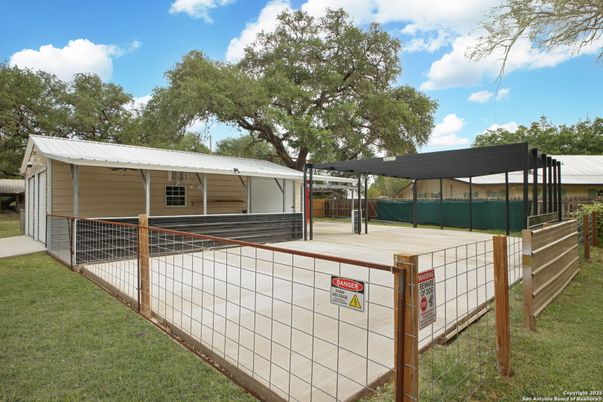 Backyard, Exterior