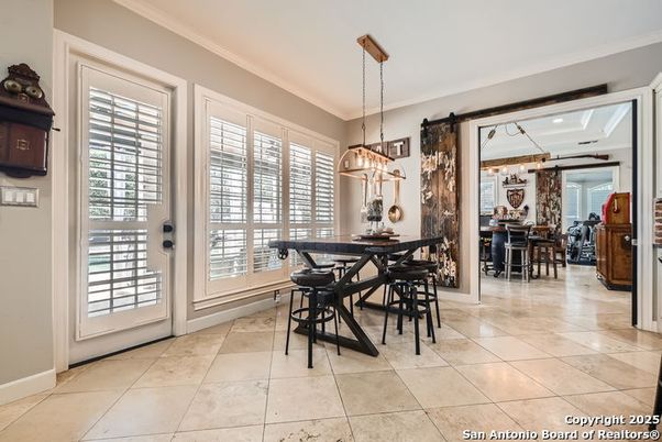Chandelier, Dining room, Interior, Pendant Lights