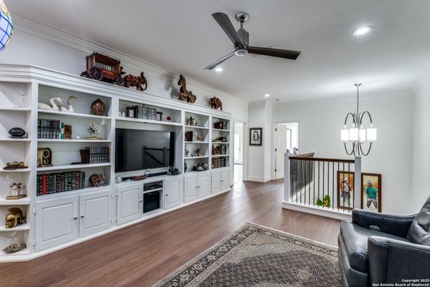 Interior, Pendant Lights, Recessed Lighting, Wood Texture Flooring
