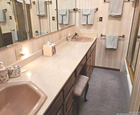 Bathroom, Dual Sink Vanities, Interior